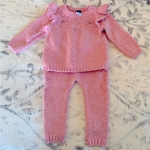 Old Navy Pink cozy cotton knit 2 pc outfit. Absolutely adorable. Good condition